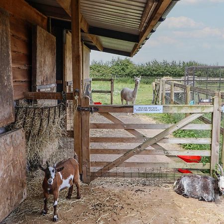 The Hay Barn Villa เชสเตอร์ ภายนอก รูปภาพ